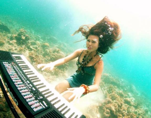 echo xie - underwater