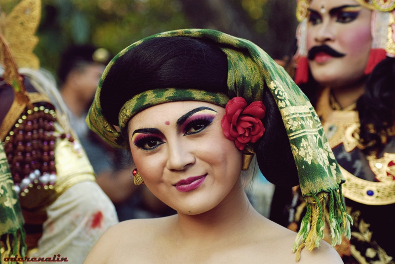Ode Junkiz - Gadis Bali