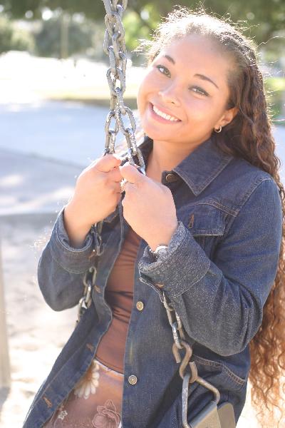 Makanalani - Smiling on the Swing