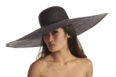 Elle - Big Hat