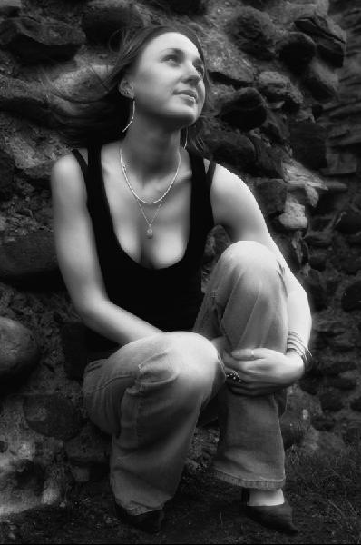 Gem - Crouched down