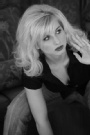 Lauren - black N white