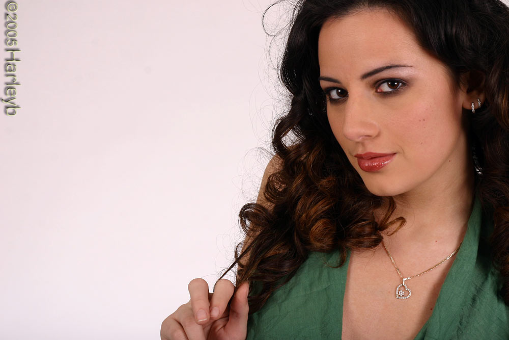 Alicia Mendiola - Advertisement