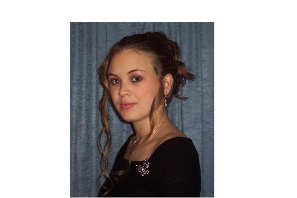 Kristen - prom fest headshot
