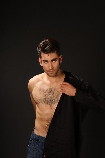 Nathaniel Evans - Putting on a shirt