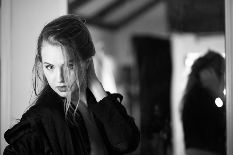 Angelina Zubrilina - mirror