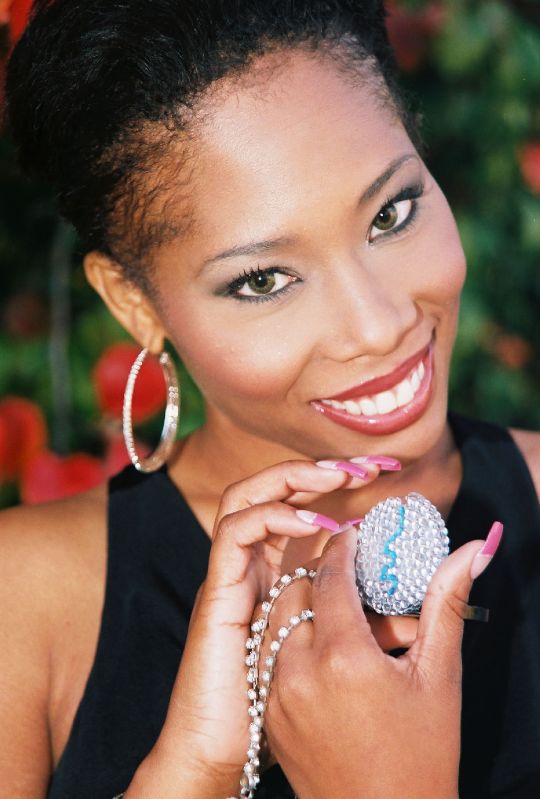 Quiana Ebony - Smiling