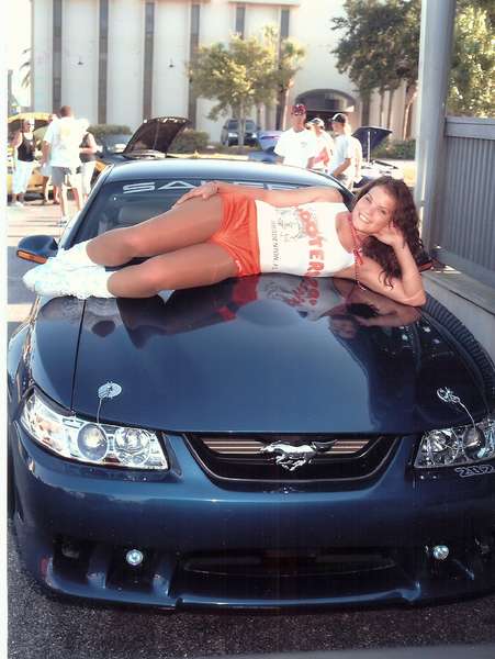 amber - Hooter's Promo