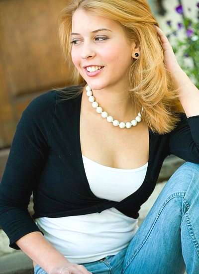 Maria-Teresa null