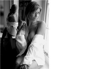 Ria - Natural Light, Natural Beauty