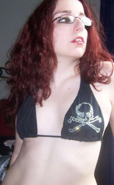 Amy Gravino - Skin and Bones