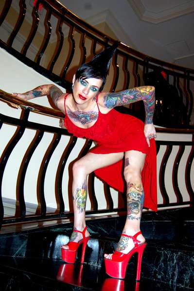 Mizuz Inkaholik - Lady in Red