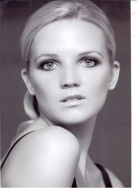 Claire Bear - Headshot