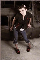 elena toomb - At the garage