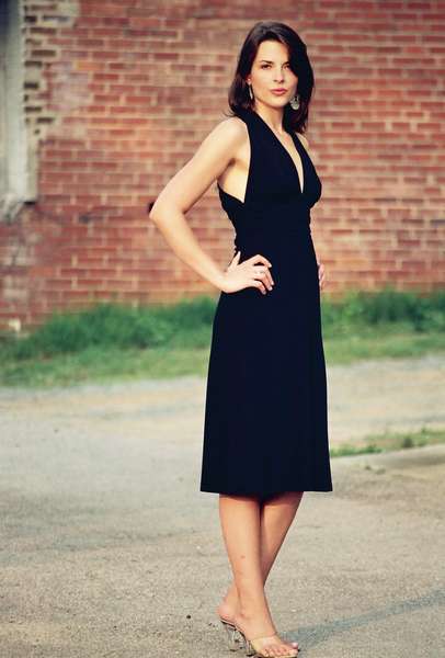 Sarah Richardson - Simple Black Dress