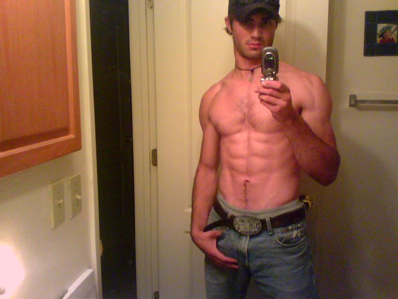 Ben - Shirtless picture