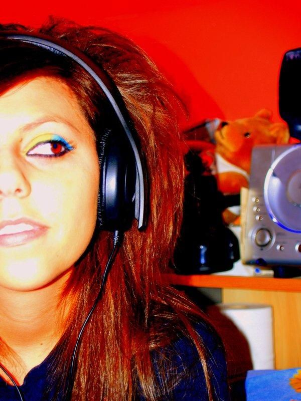 Amber Leiloni - Neon