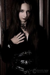 Luna Lilly - Vyra Luna
