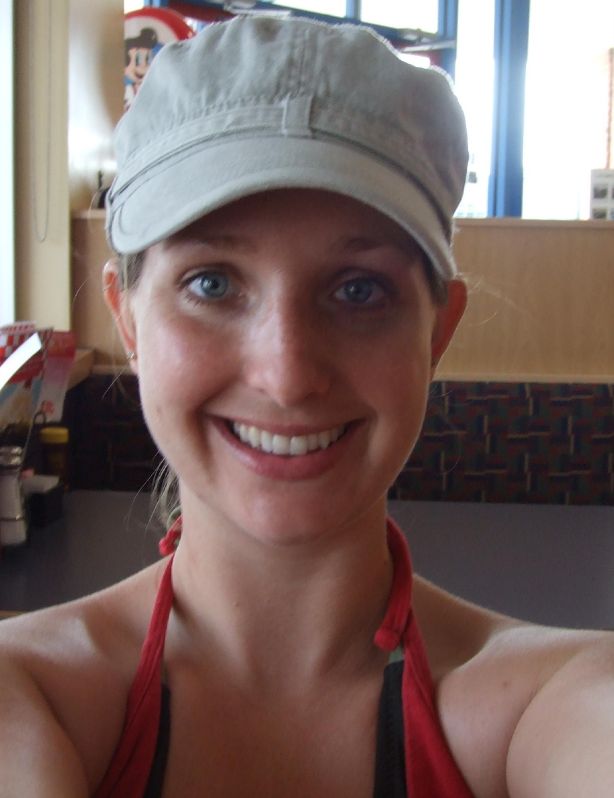 Nichole - Hat headshot