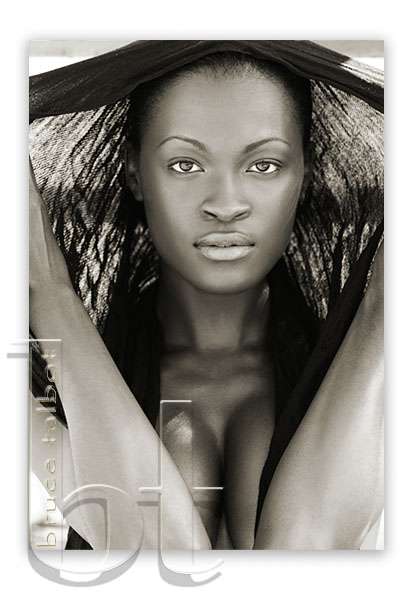 ELIZABETH - Head shot