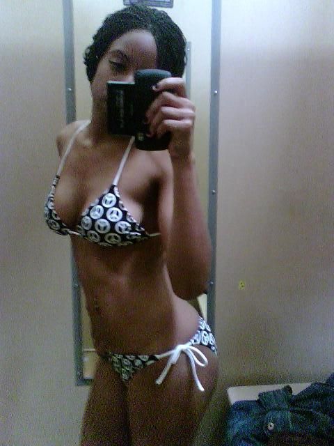 Ivy - body shot