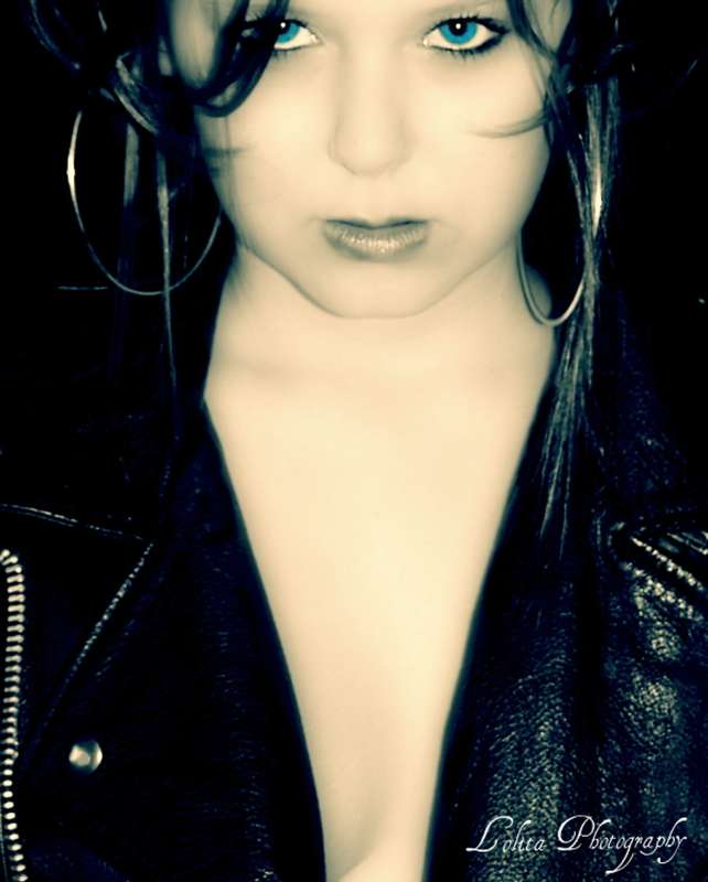 girl89 - BLUE EYES
