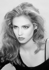 Livia Danton - Studio Pro headshot