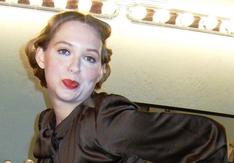 Jiji Hise - Back Stage