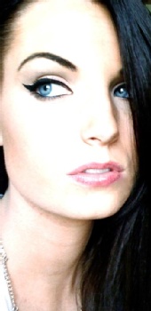 Nikki Leigh