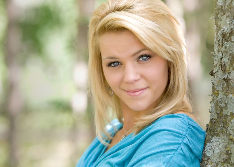 Chelsea Hahn - aqua shirt