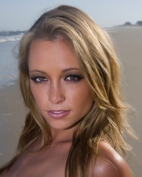 Jenna Thornhill - headshot