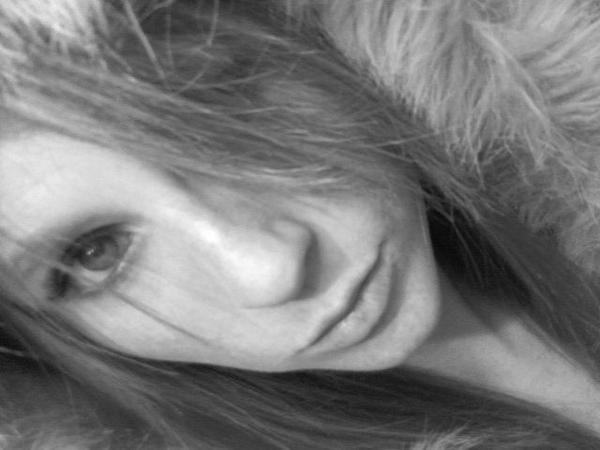 msblueyes - Head Shot