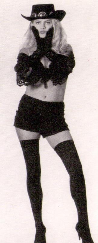 Tammi - A Touch OF Pin Up Meets Artistic Cowgirl