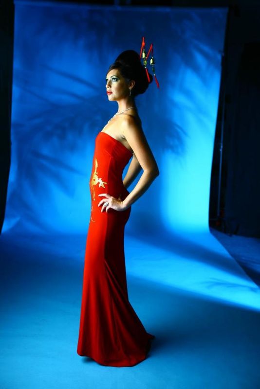 Lisa Hamel - Bong Website