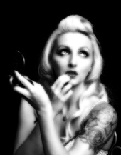 Lilly Holiday - So F*ing glam