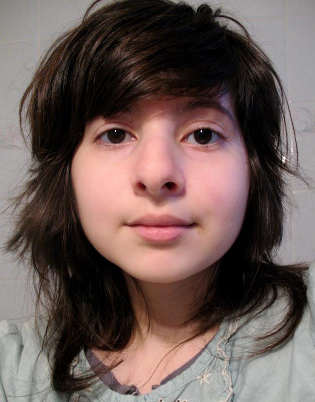 Domi - Front Headshot