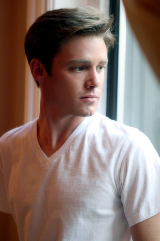 Andrew J. Fitch - V-Kneck Profile