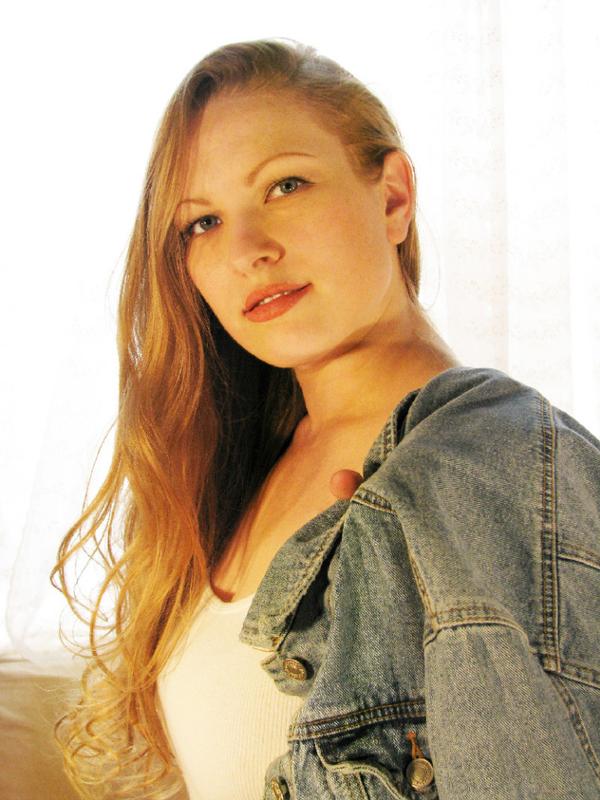 Victoria Scott