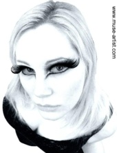 Holly Zoe - Beauty Shot