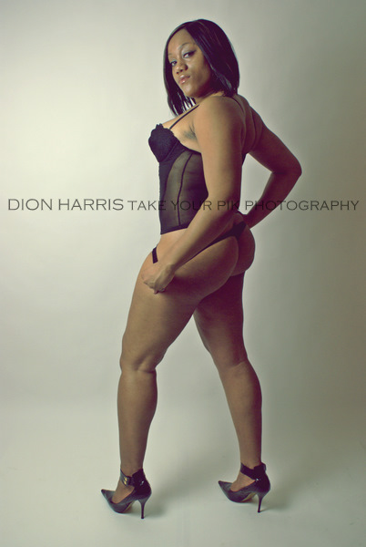 MsChelle - pin me up