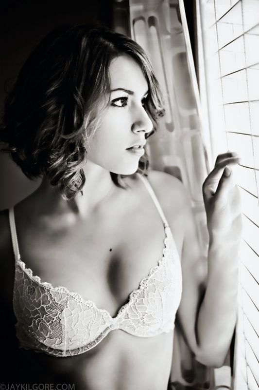 Rees Vandegrift - Glancing Outside