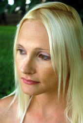 Hot-Blond - headshot