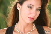Christina Alva - Close Up