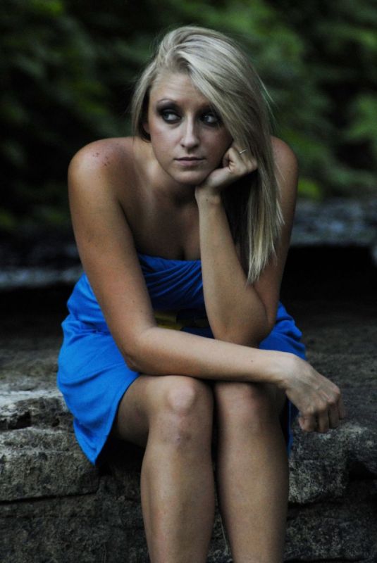 Caroline Courington - Thinking