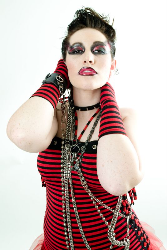 Nicole Miller - Alternative