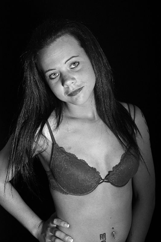 Georgiee - b&w 