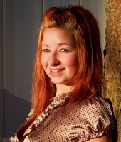 Hillary Medlin - Headshot