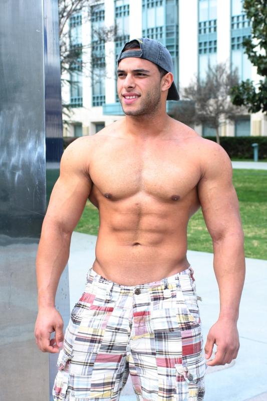 Andre Bueno - College Fitness 2009