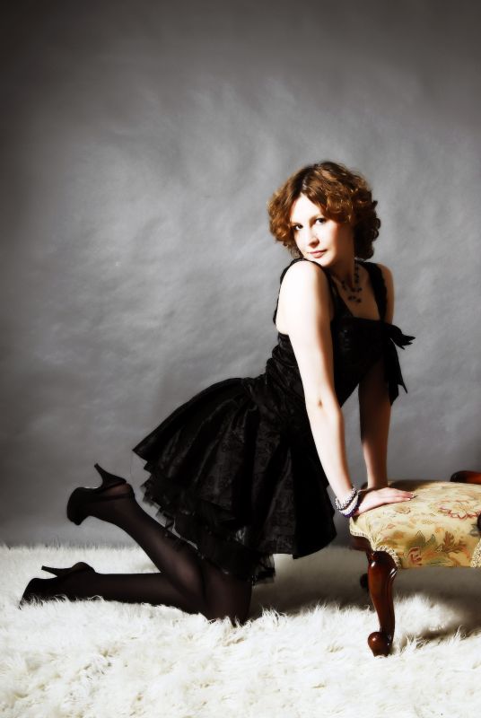 geisha_sarah - photoshoot with charlie studio blanco oxford