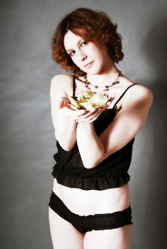 geisha_sarah - photoshoot with charlie studio blanco oxford